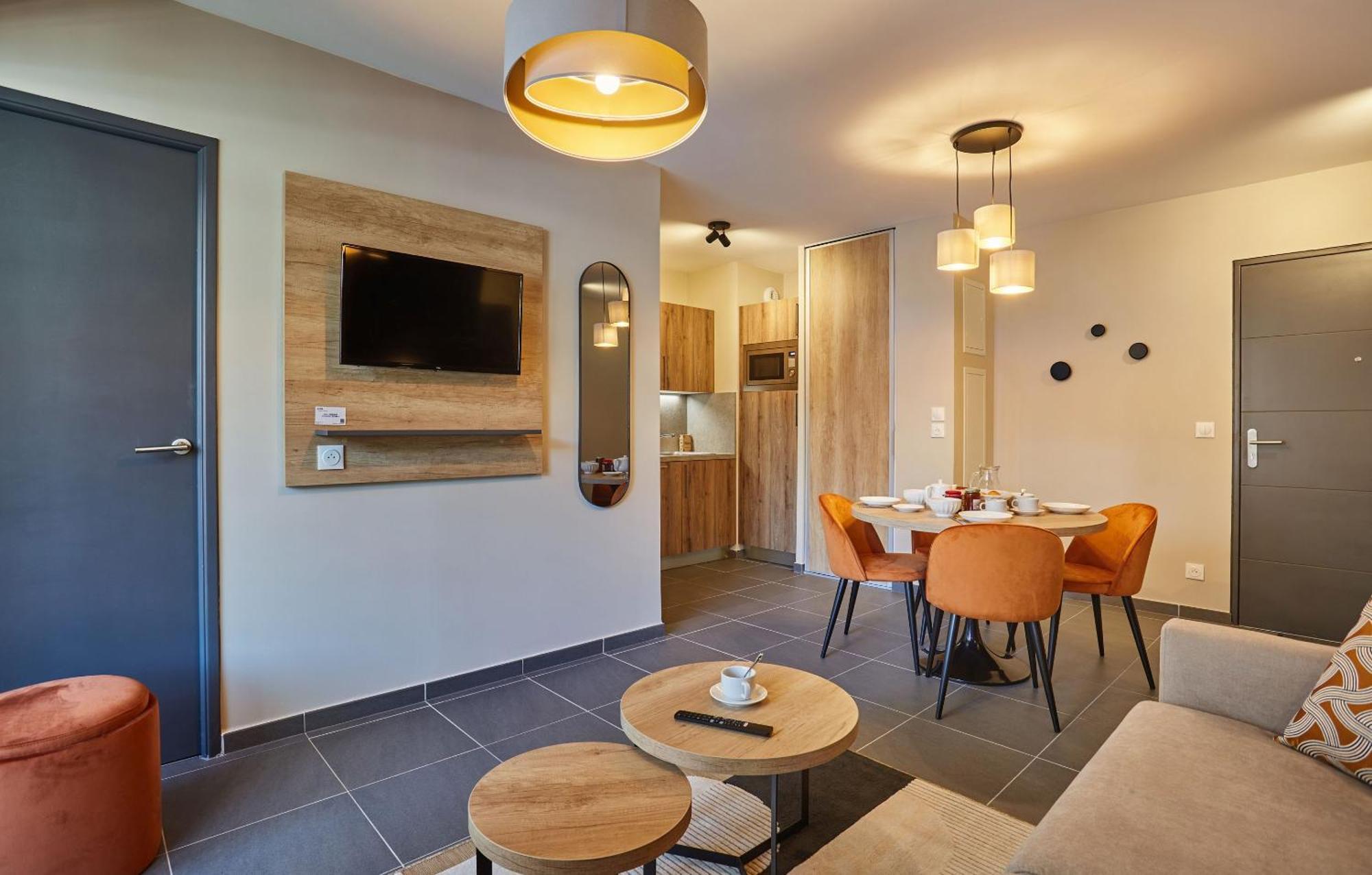 Residence Prestige Odalys Le Mont D'Auron Exteriör bild